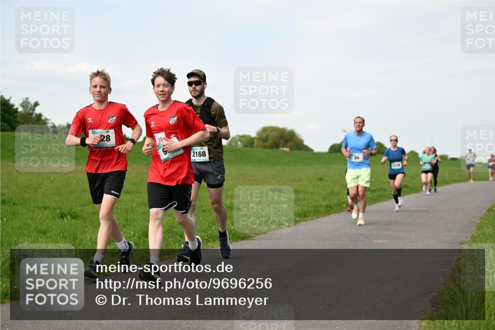 10.05.2026 - 8. Wedeler Halbmarathon Dr. Thomas Lammeyer http://msf.ph/oto/9696256 10.05.2026 11:24:00 Laufen 2168, 2239 meine-sportfotos.de
