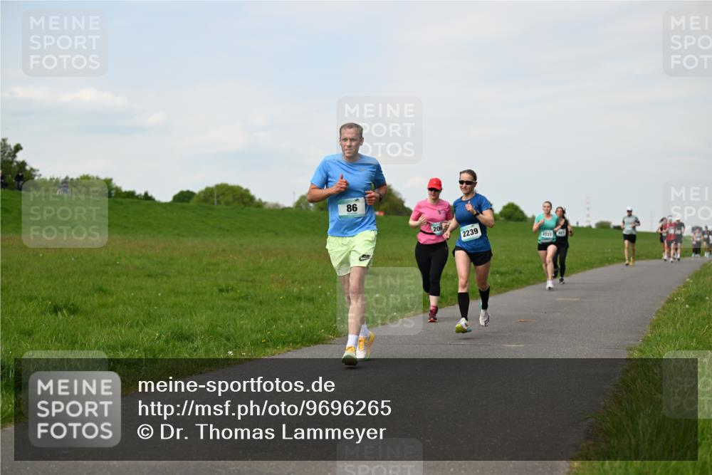 10.05.2026 - 8. Wedeler Halbmarathon Dr. Thomas Lammeyer http://msf.ph/oto/9696265 10.05.2026 11:24:01 Laufen 2239, 2223 meine-sportfotos.de