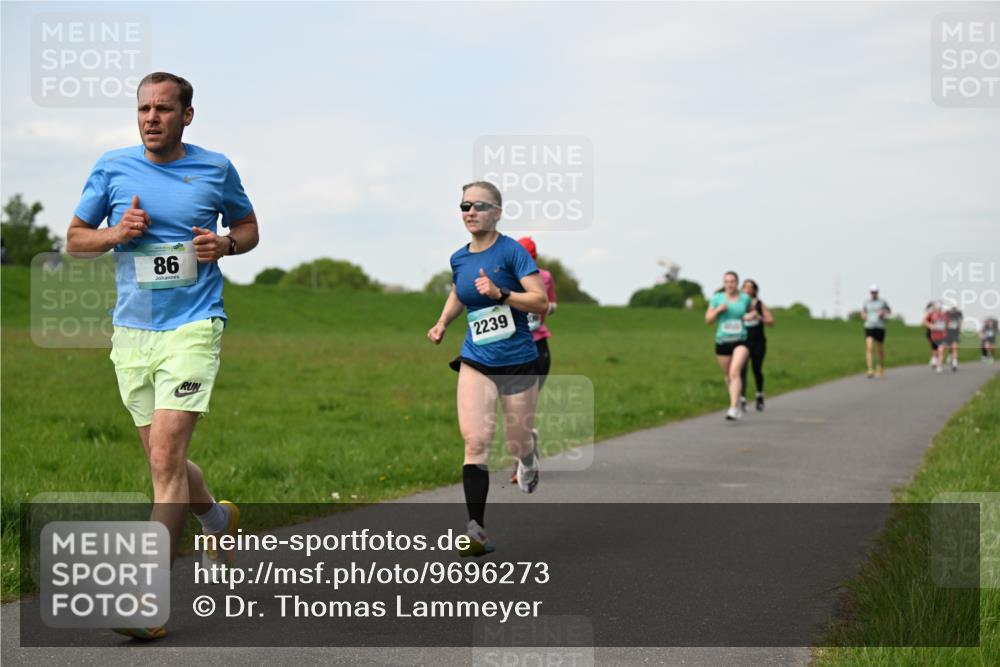 10.05.2026 - 8. Wedeler Halbmarathon Dr. Thomas Lammeyer http://msf.ph/oto/9696273 10.05.2026 11:24:03 Laufen 2239 meine-sportfotos.de