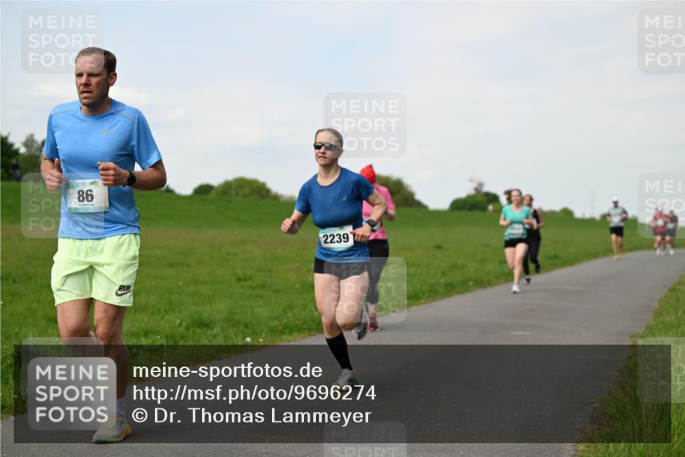10.05.2026 - 8. Wedeler Halbmarathon Dr. Thomas Lammeyer http://msf.ph/oto/9696274 10.05.2026 11:24:03 Laufen 2239 meine-sportfotos.de