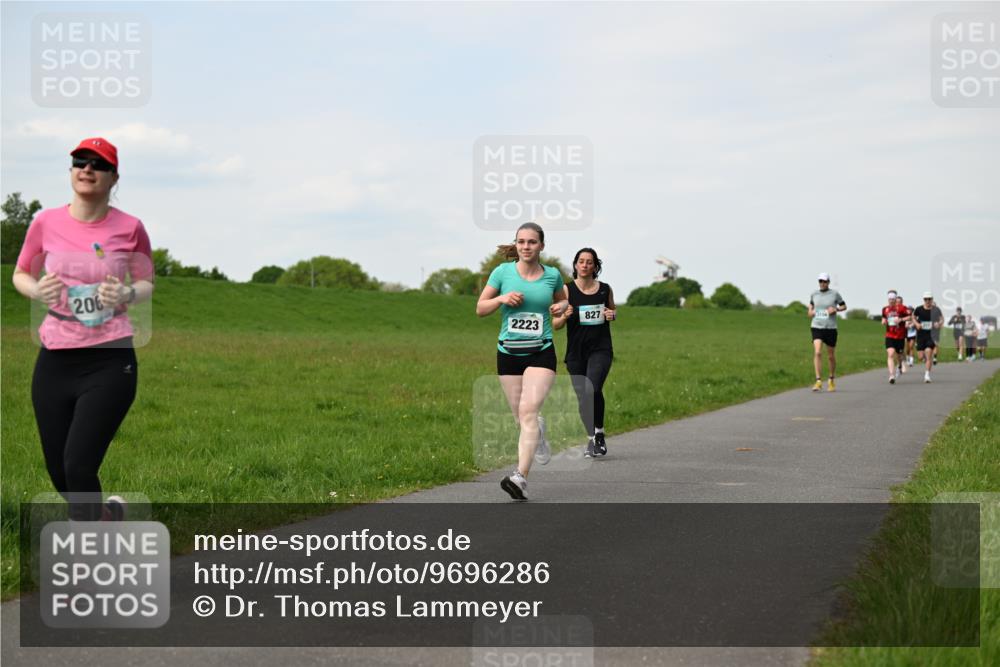 10.05.2026 - 8. Wedeler Halbmarathon Dr. Thomas Lammeyer http://msf.ph/oto/9696286 10.05.2026 11:24:06 Laufen 206, 2223, 827 meine-sportfotos.de