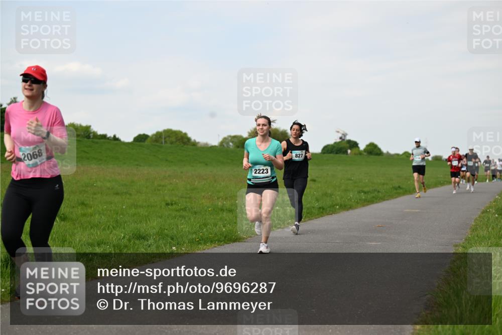 10.05.2026 - 8. Wedeler Halbmarathon Dr. Thomas Lammeyer http://msf.ph/oto/9696287 10.05.2026 11:24:06 Laufen 2068, 2223, 827 meine-sportfotos.de