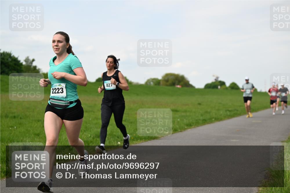 10.05.2026 - 8. Wedeler Halbmarathon Dr. Thomas Lammeyer http://msf.ph/oto/9696297 10.05.2026 11:24:07 Laufen 827, 2223 meine-sportfotos.de