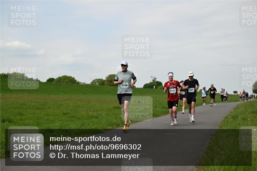 10.05.2026 - 8. Wedeler Halbmarathon Dr. Thomas Lammeyer http://msf.ph/oto/9696302 10.05.2026 11:24:11 Laufen 2156, 2121, 277 meine-sportfotos.de