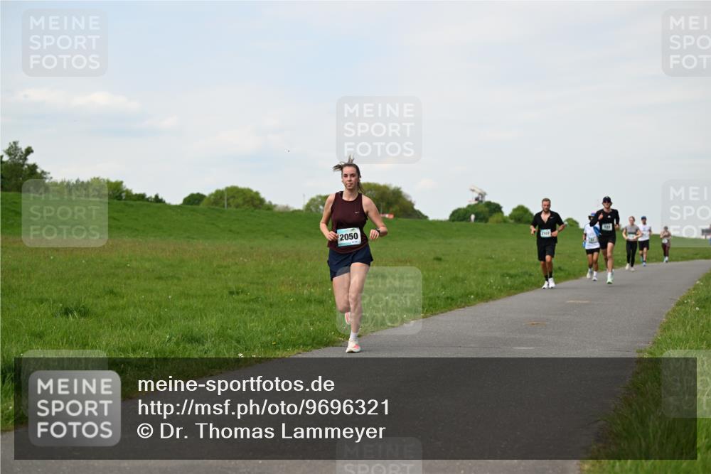 10.05.2026 - 8. Wedeler Halbmarathon Dr. Thomas Lammeyer http://msf.ph/oto/9696321 10.05.2026 11:24:16 Laufen 2050, 2107 meine-sportfotos.de