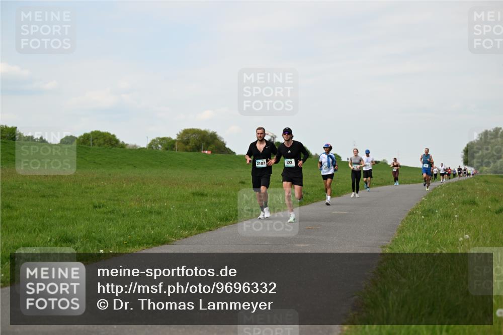 10.05.2026 - 8. Wedeler Halbmarathon Dr. Thomas Lammeyer http://msf.ph/oto/9696332 10.05.2026 11:24:18 Laufen 2107, 122 meine-sportfotos.de