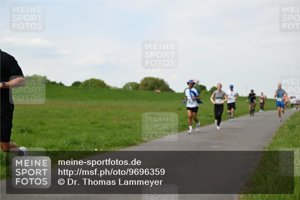 10.05.2026 - 8. Wedeler Halbmarathon Dr. Thomas Lammeyer http://msf.ph/oto/9696359 10.05.2026 11:24:23 Laufen  meine-sportfotos.de