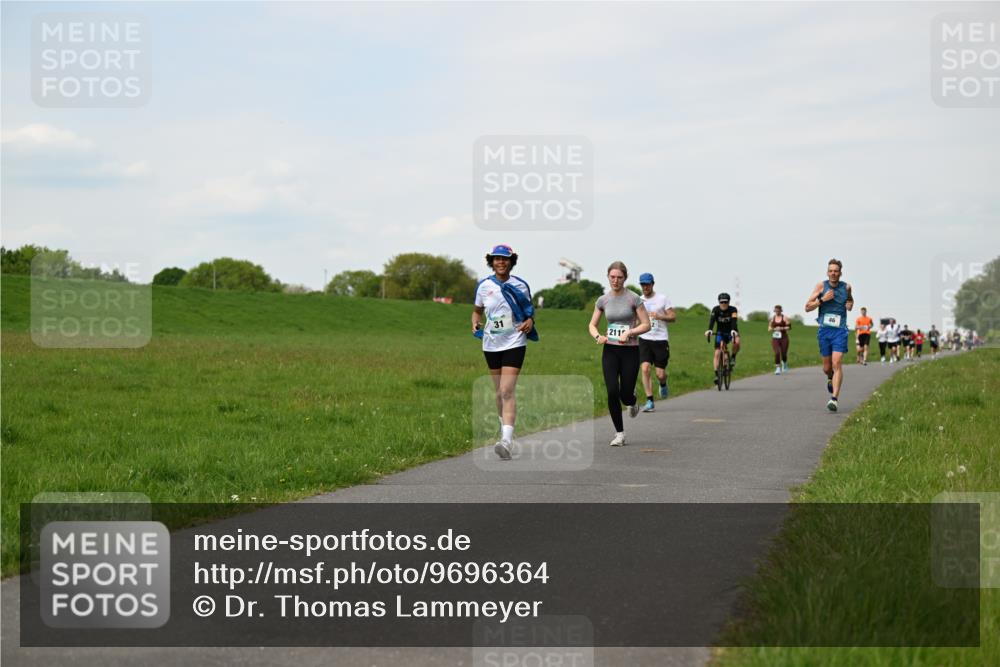 10.05.2026 - 8. Wedeler Halbmarathon Dr. Thomas Lammeyer http://msf.ph/oto/9696364 10.05.2026 11:24:24 Laufen 211 meine-sportfotos.de