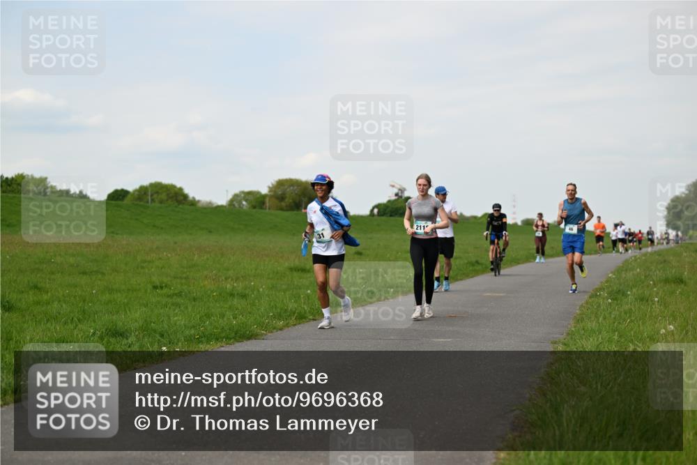 10.05.2026 - 8. Wedeler Halbmarathon Dr. Thomas Lammeyer http://msf.ph/oto/9696368 10.05.2026 11:24:24 Laufen 211 meine-sportfotos.de