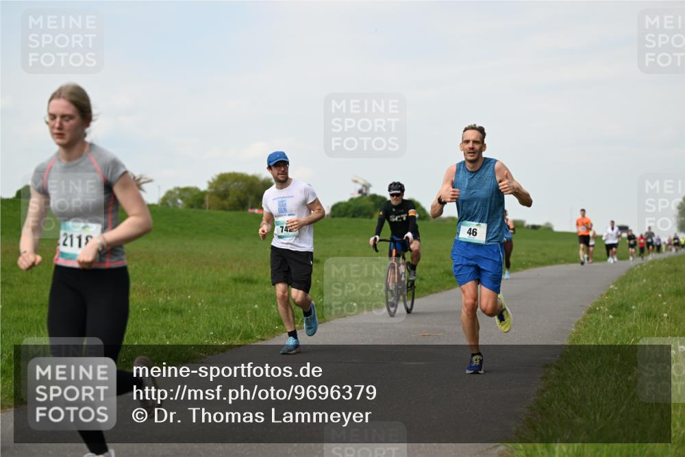 10.05.2026 - 8. Wedeler Halbmarathon Dr. Thomas Lammeyer http://msf.ph/oto/9696379 10.05.2026 11:24:27 Laufen 211 meine-sportfotos.de