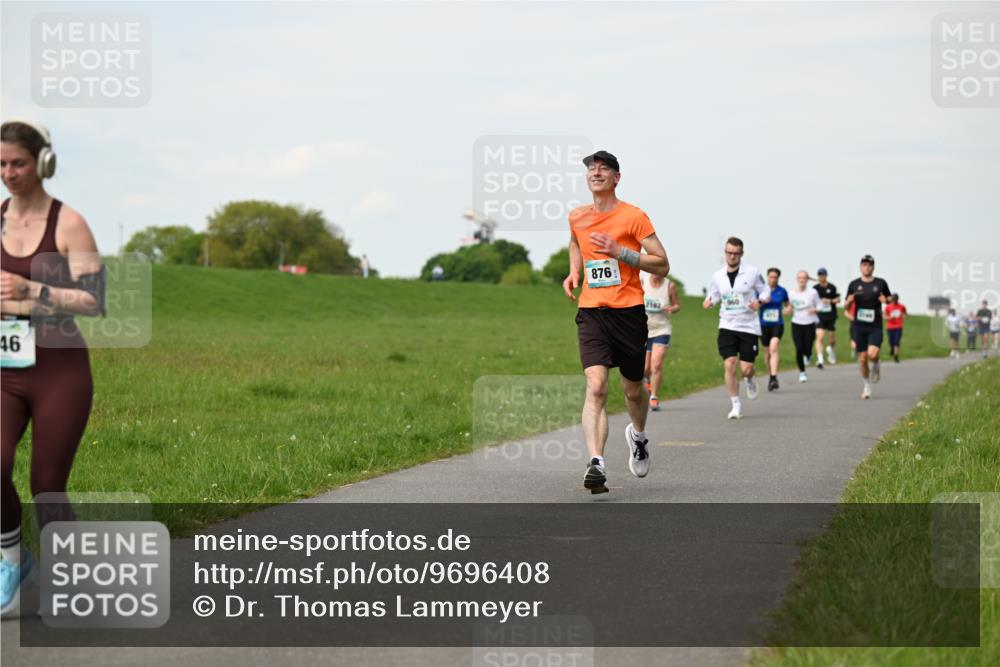 10.05.2026 - 8. Wedeler Halbmarathon Dr. Thomas Lammeyer http://msf.ph/oto/9696408 10.05.2026 11:24:40 Laufen 876, 2162 meine-sportfotos.de