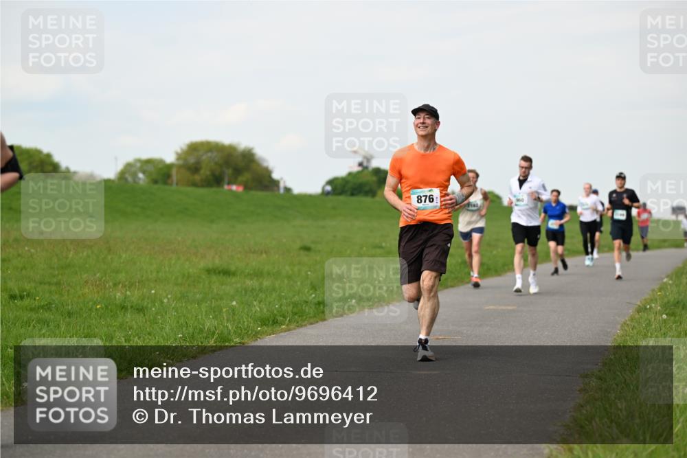 10.05.2026 - 8. Wedeler Halbmarathon Dr. Thomas Lammeyer http://msf.ph/oto/9696412 10.05.2026 11:24:41 Laufen 876 meine-sportfotos.de