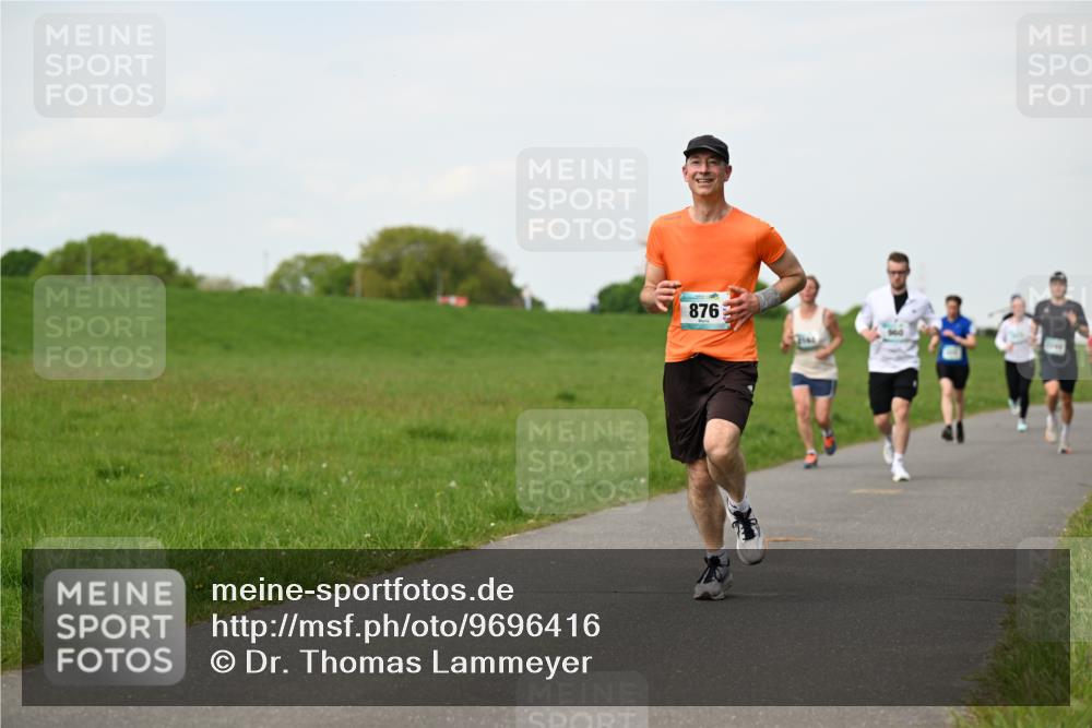 10.05.2026 - 8. Wedeler Halbmarathon Dr. Thomas Lammeyer http://msf.ph/oto/9696416 10.05.2026 11:24:41 Laufen 876 meine-sportfotos.de