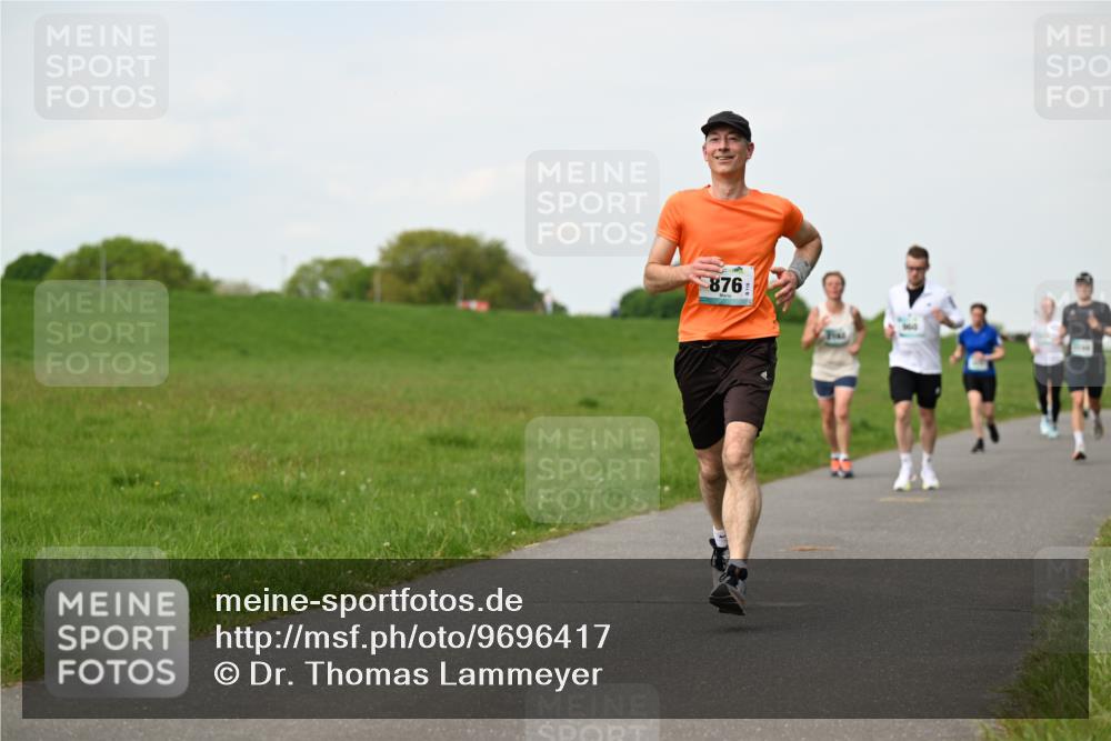 10.05.2026 - 8. Wedeler Halbmarathon Dr. Thomas Lammeyer http://msf.ph/oto/9696417 10.05.2026 11:24:41 Laufen 876 meine-sportfotos.de