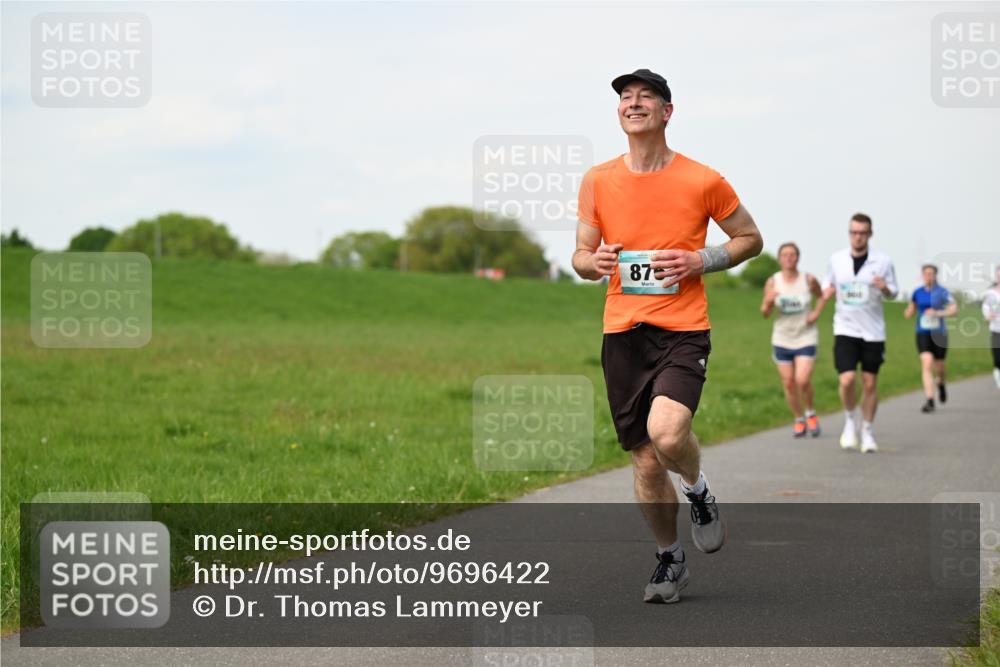 10.05.2026 - 8. Wedeler Halbmarathon Dr. Thomas Lammeyer http://msf.ph/oto/9696422 10.05.2026 11:24:42 Laufen 875 meine-sportfotos.de