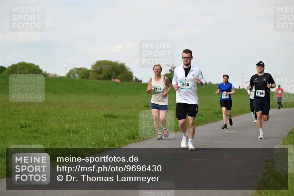 10.05.2026 - 8. Wedeler Halbmarathon Dr. Thomas Lammeyer http://msf.ph/oto/9696430 10.05.2026 11:24:44 Laufen 2162, 960, 471, 2199 meine-sportfotos.de
