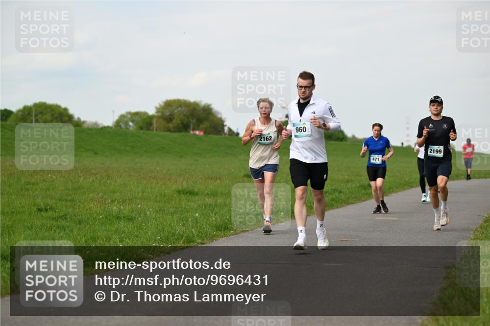 10.05.2026 - 8. Wedeler Halbmarathon Dr. Thomas Lammeyer http://msf.ph/oto/9696431 10.05.2026 11:24:44 Laufen 2162, 960, 471, 2199 meine-sportfotos.de