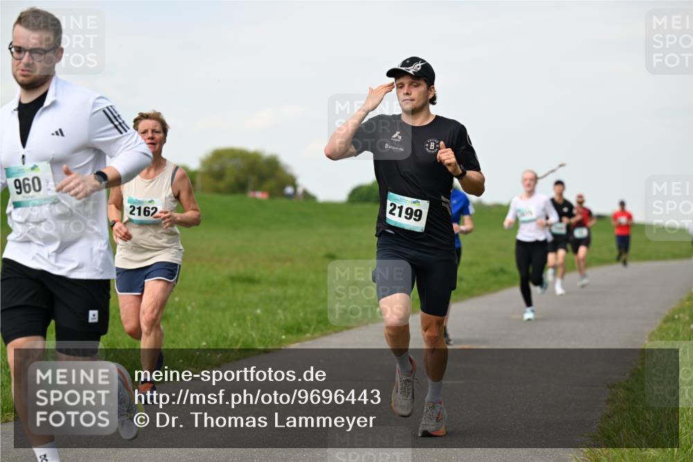 10.05.2026 - 8. Wedeler Halbmarathon Dr. Thomas Lammeyer http://msf.ph/oto/9696443 10.05.2026 11:24:47 Laufen 960, 2162, 2199 meine-sportfotos.de