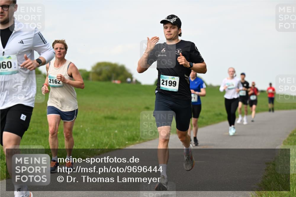 10.05.2026 - 8. Wedeler Halbmarathon Dr. Thomas Lammeyer http://msf.ph/oto/9696444 10.05.2026 11:24:47 Laufen 2162, 2199 meine-sportfotos.de