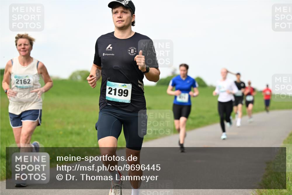 10.05.2026 - 8. Wedeler Halbmarathon Dr. Thomas Lammeyer http://msf.ph/oto/9696445 10.05.2026 11:24:47 Laufen 2162, 2199 meine-sportfotos.de