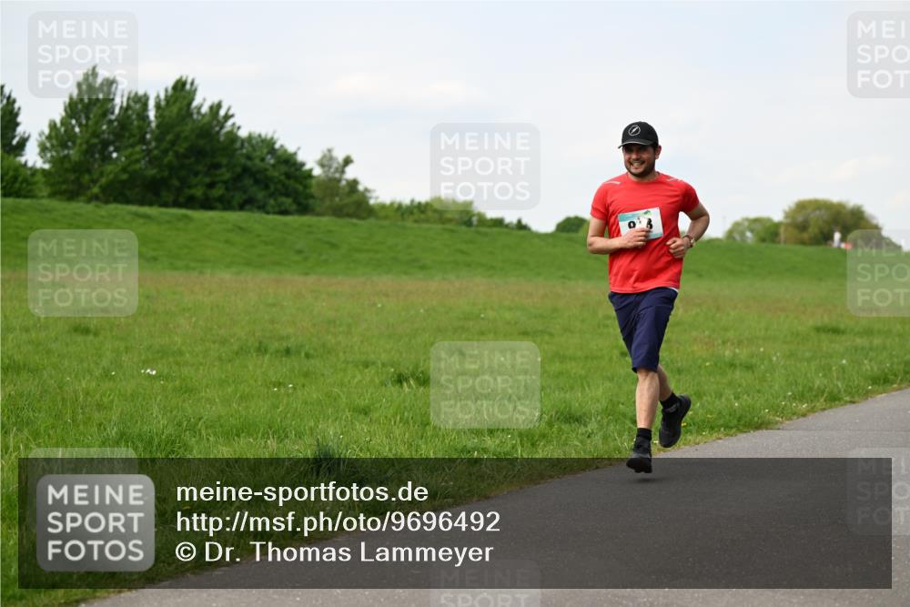 10.05.2026 - 8. Wedeler Halbmarathon Dr. Thomas Lammeyer http://msf.ph/oto/9696492 10.05.2026 11:24:59 Laufen  meine-sportfotos.de