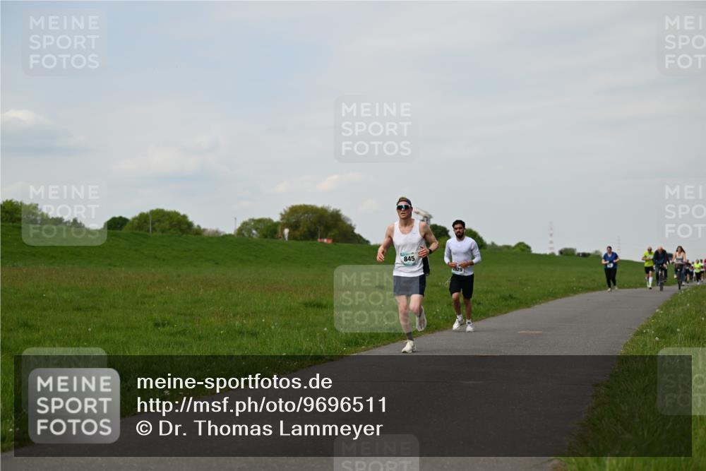 10.05.2026 - 8. Wedeler Halbmarathon Dr. Thomas Lammeyer http://msf.ph/oto/9696511 10.05.2026 11:25:08 Laufen 845, 029 meine-sportfotos.de
