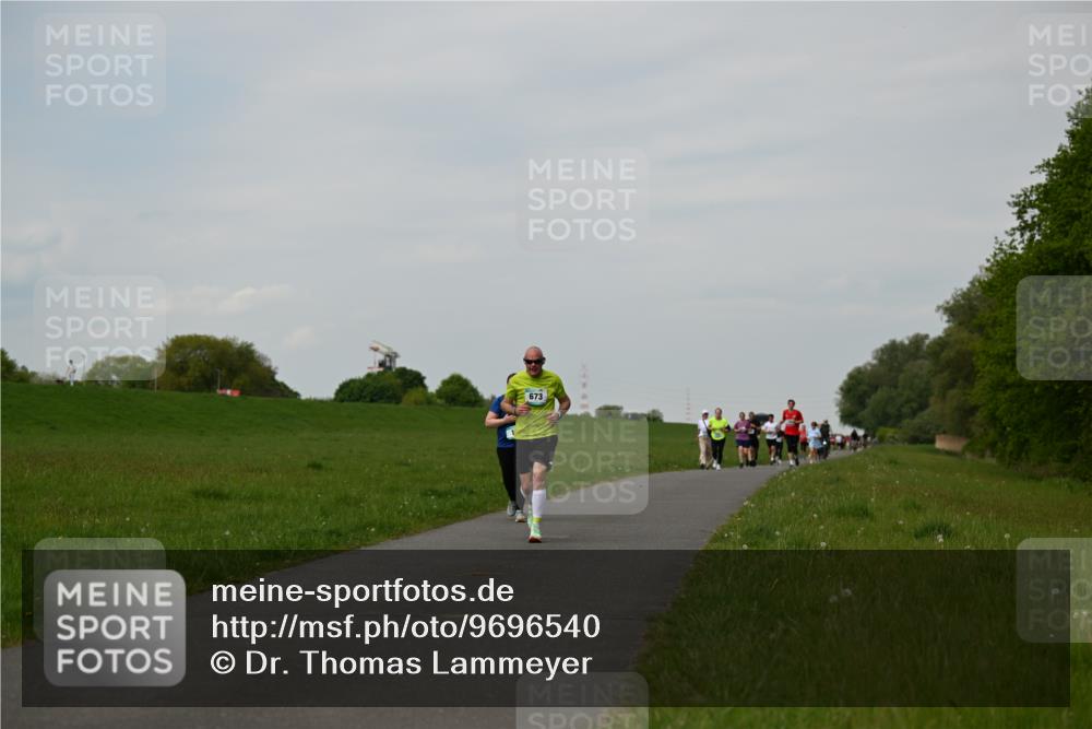 10.05.2026 - 8. Wedeler Halbmarathon Dr. Thomas Lammeyer http://msf.ph/oto/9696540 10.05.2026 11:25:21 Laufen 673 meine-sportfotos.de