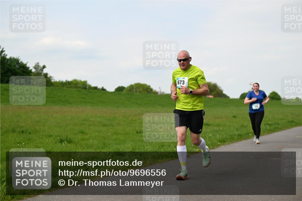 10.05.2026 - 8. Wedeler Halbmarathon Dr. Thomas Lammeyer http://msf.ph/oto/9696556 10.05.2026 11:25:25 Laufen 673 meine-sportfotos.de