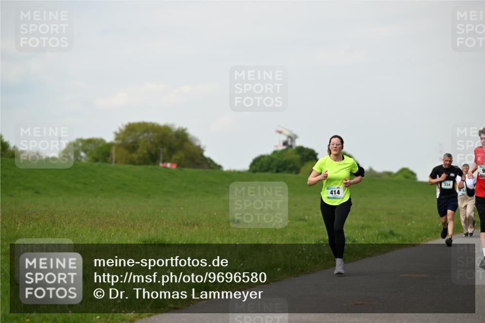 10.05.2026 - 8. Wedeler Halbmarathon Dr. Thomas Lammeyer http://msf.ph/oto/9696580 10.05.2026 11:25:35 Laufen 414, 334 meine-sportfotos.de