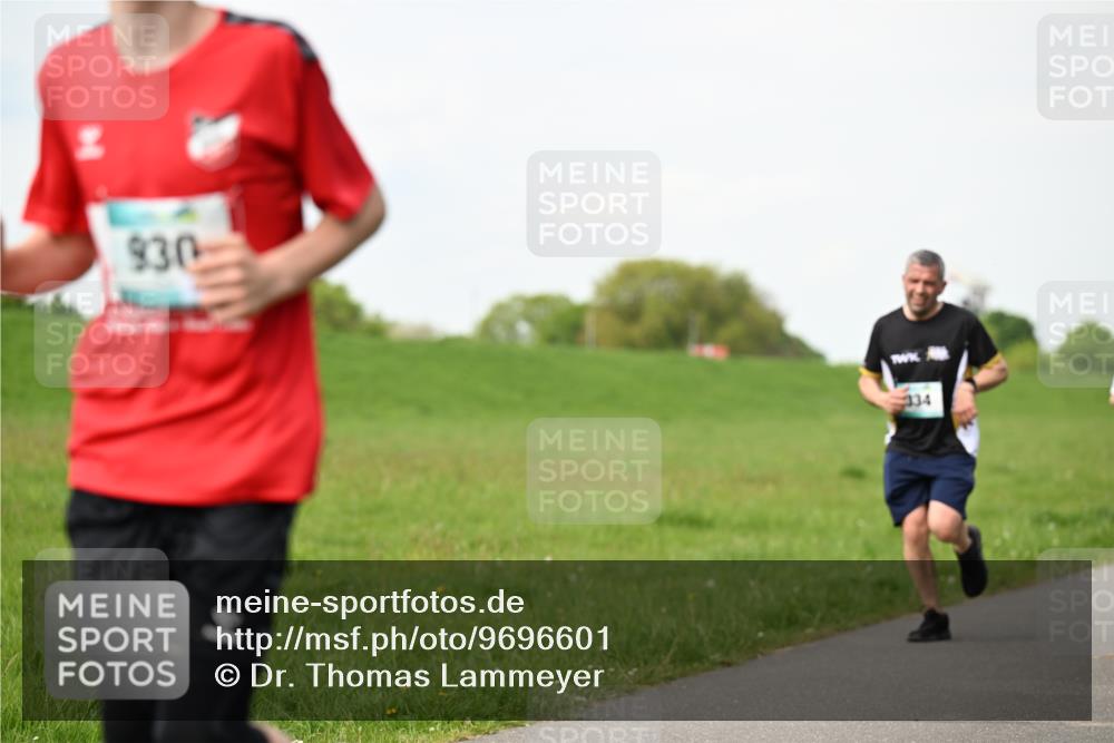 10.05.2026 - 8. Wedeler Halbmarathon Dr. Thomas Lammeyer http://msf.ph/oto/9696601 10.05.2026 11:25:41 Laufen 930 meine-sportfotos.de