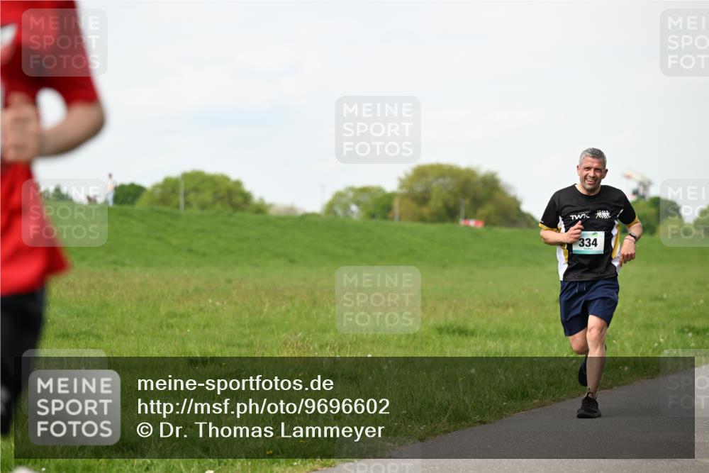 10.05.2026 - 8. Wedeler Halbmarathon Dr. Thomas Lammeyer http://msf.ph/oto/9696602 10.05.2026 11:25:42 Laufen 334 meine-sportfotos.de