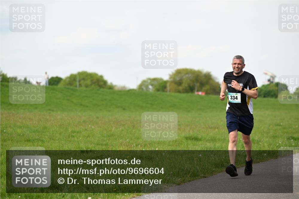 10.05.2026 - 8. Wedeler Halbmarathon Dr. Thomas Lammeyer http://msf.ph/oto/9696604 10.05.2026 11:25:42 Laufen 334 meine-sportfotos.de