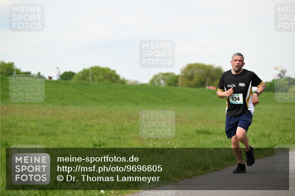 10.05.2026 - 8. Wedeler Halbmarathon Dr. Thomas Lammeyer http://msf.ph/oto/9696605 10.05.2026 11:25:42 Laufen 334 meine-sportfotos.de