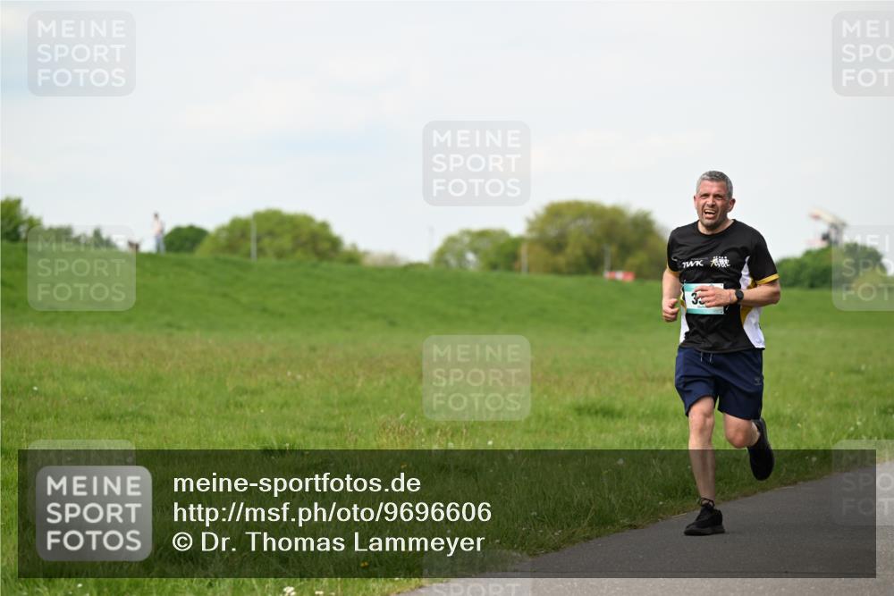 10.05.2026 - 8. Wedeler Halbmarathon Dr. Thomas Lammeyer http://msf.ph/oto/9696606 10.05.2026 11:25:42 Laufen  meine-sportfotos.de