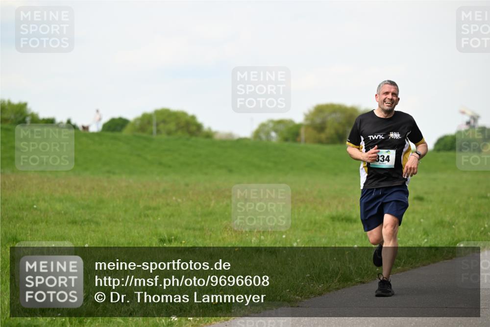 10.05.2026 - 8. Wedeler Halbmarathon Dr. Thomas Lammeyer http://msf.ph/oto/9696608 10.05.2026 11:25:42 Laufen 334 meine-sportfotos.de
