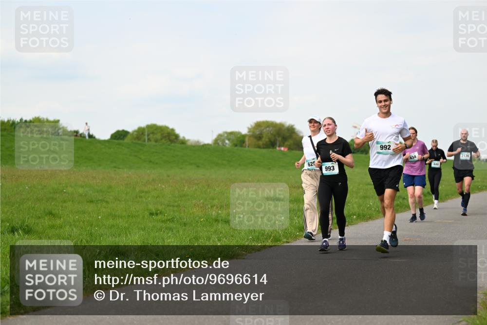 10.05.2026 - 8. Wedeler Halbmarathon Dr. Thomas Lammeyer http://msf.ph/oto/9696614 10.05.2026 11:25:46 Laufen 625, 993, 992, 434, 2176, 440 meine-sportfotos.de