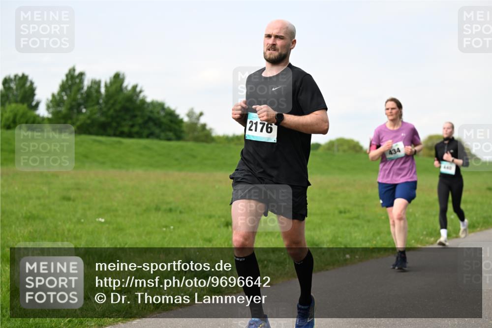 10.05.2026 - 8. Wedeler Halbmarathon Dr. Thomas Lammeyer http://msf.ph/oto/9696642 10.05.2026 11:25:51 Laufen 2176, 440 meine-sportfotos.de