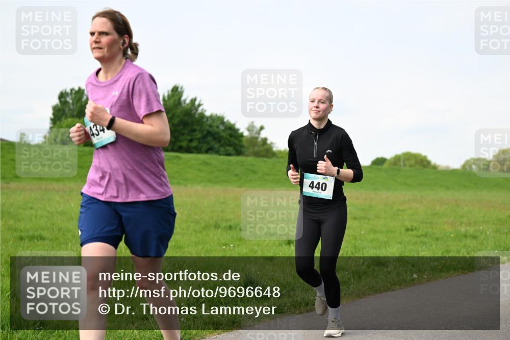 10.05.2026 - 8. Wedeler Halbmarathon Dr. Thomas Lammeyer http://msf.ph/oto/9696648 10.05.2026 11:25:54 Laufen 434, 440 meine-sportfotos.de