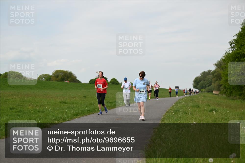 10.05.2026 - 8. Wedeler Halbmarathon Dr. Thomas Lammeyer http://msf.ph/oto/9696655 10.05.2026 11:25:56 Laufen 727, 697 meine-sportfotos.de