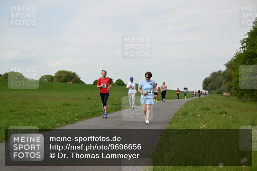 10.05.2026 - 8. Wedeler Halbmarathon Dr. Thomas Lammeyer http://msf.ph/oto/9696656 10.05.2026 11:25:56 Laufen 697 meine-sportfotos.de