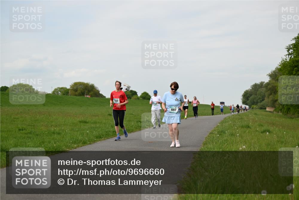 10.05.2026 - 8. Wedeler Halbmarathon Dr. Thomas Lammeyer http://msf.ph/oto/9696660 10.05.2026 11:25:56 Laufen 727, 880, 697 meine-sportfotos.de