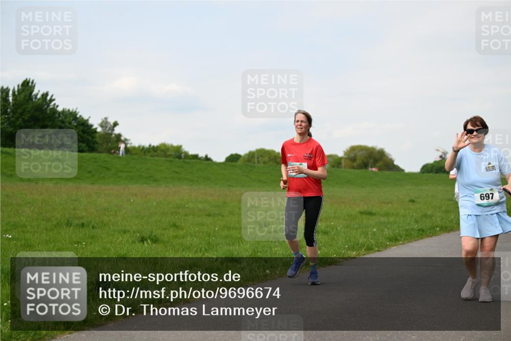 10.05.2026 - 8. Wedeler Halbmarathon Dr. Thomas Lammeyer http://msf.ph/oto/9696674 10.05.2026 11:25:59 Laufen 697 meine-sportfotos.de