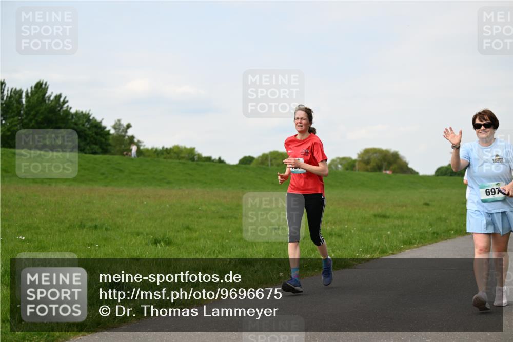10.05.2026 - 8. Wedeler Halbmarathon Dr. Thomas Lammeyer http://msf.ph/oto/9696675 10.05.2026 11:25:59 Laufen 697 meine-sportfotos.de