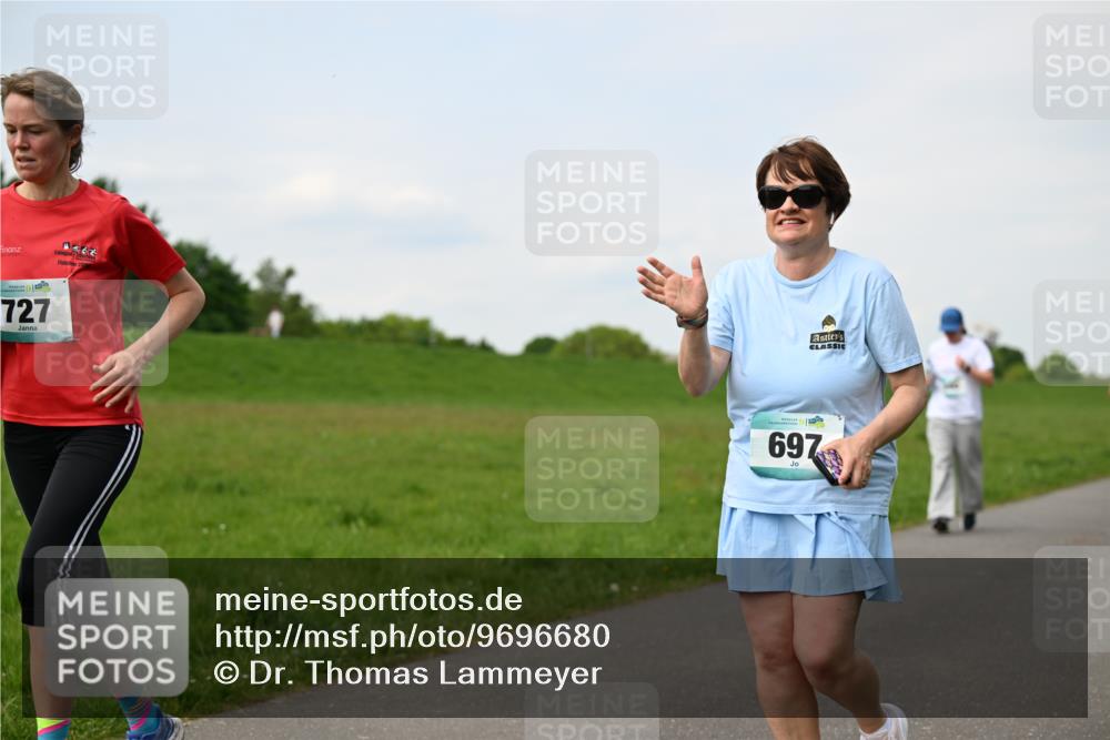 10.05.2026 - 8. Wedeler Halbmarathon Dr. Thomas Lammeyer http://msf.ph/oto/9696680 10.05.2026 11:26:00 Laufen 200, 727, 697 meine-sportfotos.de