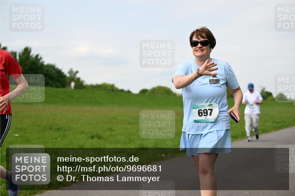 10.05.2026 - 8. Wedeler Halbmarathon Dr. Thomas Lammeyer http://msf.ph/oto/9696681 10.05.2026 11:26:01 Laufen 697 meine-sportfotos.de