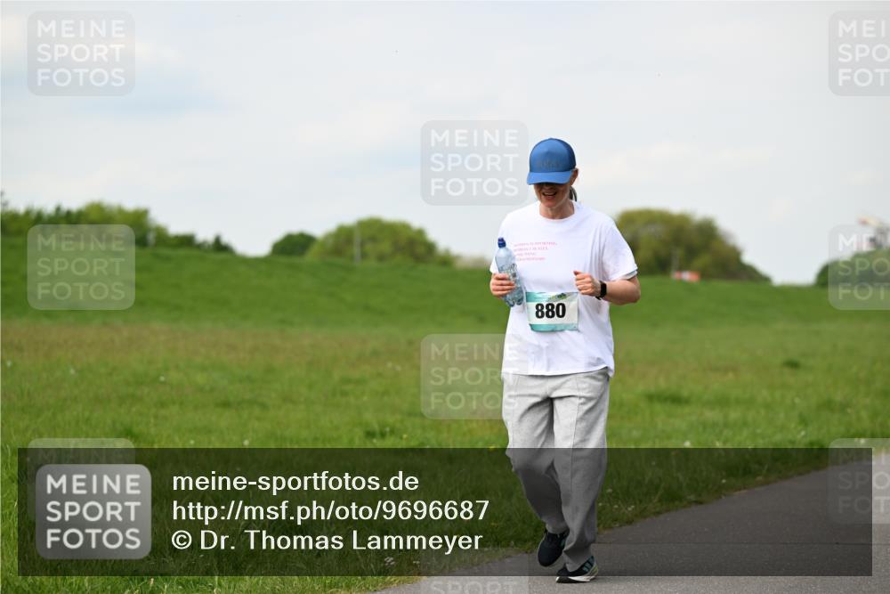 10.05.2026 - 8. Wedeler Halbmarathon Dr. Thomas Lammeyer http://msf.ph/oto/9696687 10.05.2026 11:26:03 Laufen 880 meine-sportfotos.de