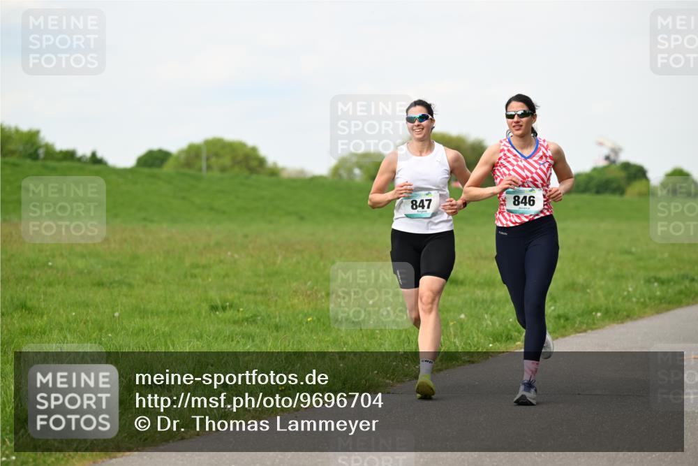 10.05.2026 - 8. Wedeler Halbmarathon Dr. Thomas Lammeyer http://msf.ph/oto/9696704 10.05.2026 11:26:06 Laufen 847, 846 meine-sportfotos.de