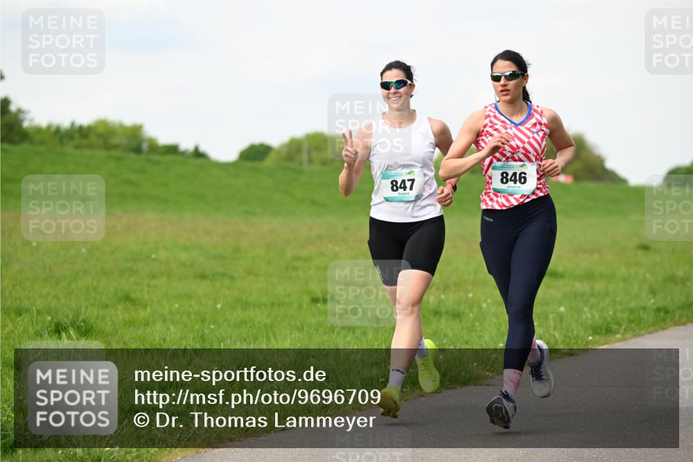 10.05.2026 - 8. Wedeler Halbmarathon Dr. Thomas Lammeyer http://msf.ph/oto/9696709 10.05.2026 11:26:07 Laufen 847, 846 meine-sportfotos.de