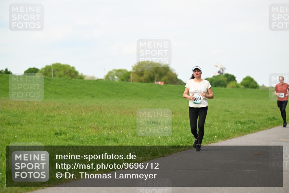 10.05.2026 - 8. Wedeler Halbmarathon Dr. Thomas Lammeyer http://msf.ph/oto/9696712 10.05.2026 11:26:11 Laufen 001, 154 meine-sportfotos.de