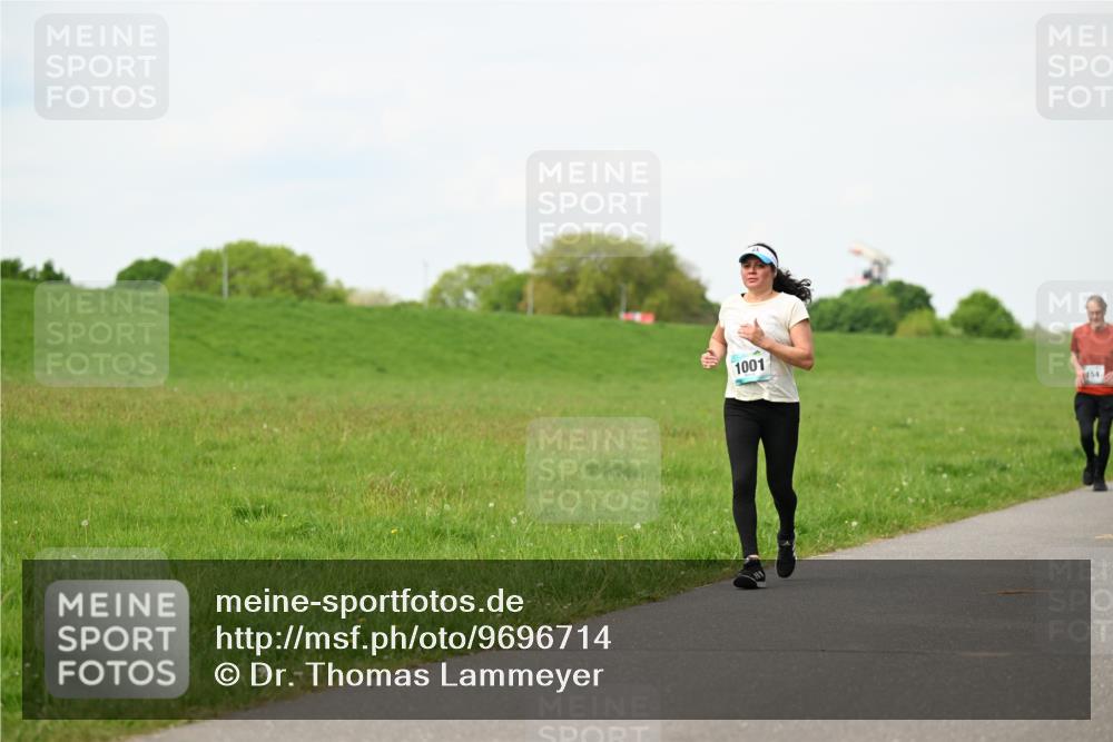 10.05.2026 - 8. Wedeler Halbmarathon Dr. Thomas Lammeyer http://msf.ph/oto/9696714 10.05.2026 11:26:12 Laufen 1001, 1454 meine-sportfotos.de